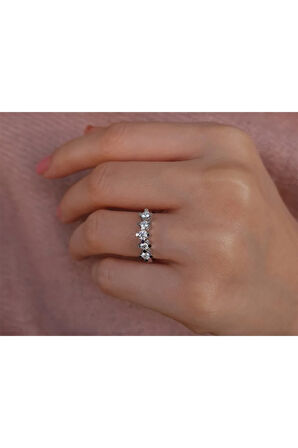 F Renk 0,50 Karat Pırlanta 5 Taş Yüzük