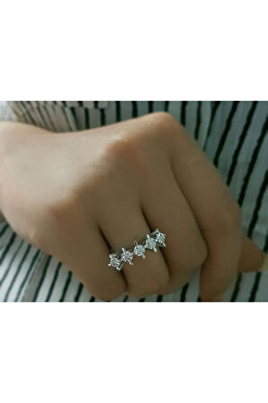 1,25 Karat Görünümlü Pırlanta Beştaş Yüzük