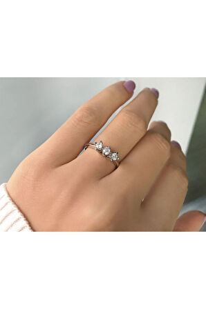 E Renk 0,33 Karat Pırlanta Tria Yüzük