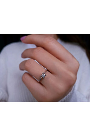 G Renk 0,23 Karat Pırlanta Tektaş Yüzük