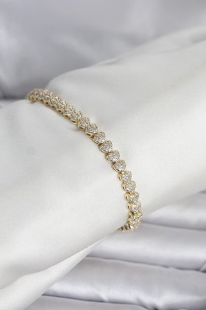 Pirinç Gold Renk Kalp Model Sıralı Zirkon Taşlı Kadın Bileklik