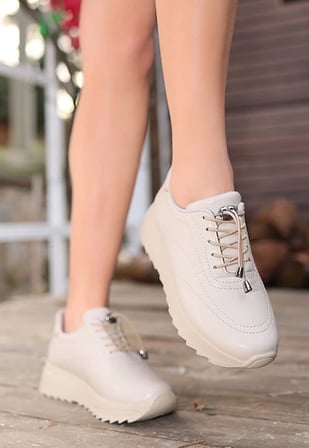 Zizigo Romy Kadın Sneaker Ayakkabı Bej Cilt Ortopedik Günlük Kullanım 2 Cm Topuk