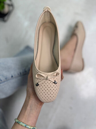 Günlük Kadın Delikli Babet Fiyonklu Metal Detaylı Yumuşak Dikiş Taban Hafif Rahat Ayakkabı 114