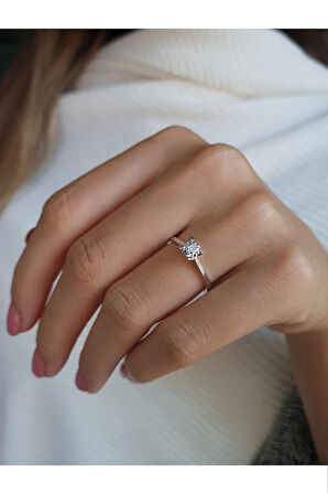 0,40 Karat Görünümlü Pırlanta Tektaş Yüzük