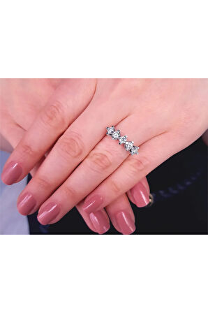 E Renk 1 Karat Pırlanta 5 Taş Yüzük