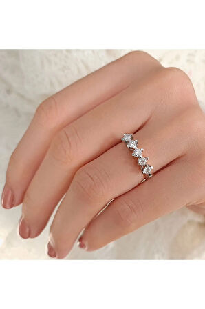 E Renk 0,55 Karat Pırlanta 5 Taş Yüzük