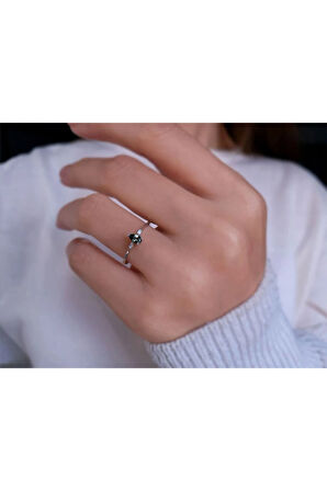 Baget Pırlanta Ve Yeşil Safir Taşlı Yüzük