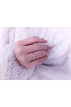 Pırlanta Ve Prenses Kesim Beyaz Safir Paloma Yüzük 0647r0004