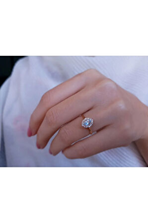 Pırlanta Ve Akuamarin Taşlı Azra Yüzük