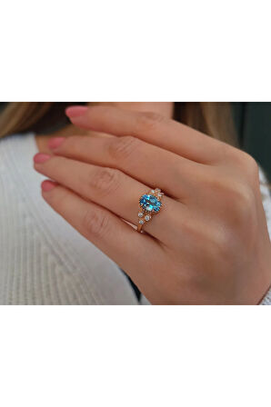 Pırlanta Ve Mavi Topaz Marjatta Yüzük