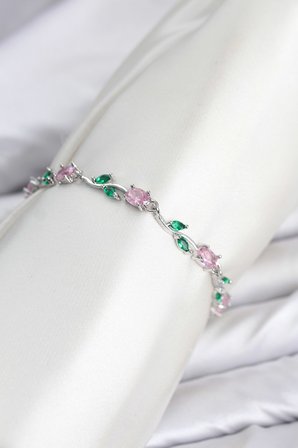 Pirinç Gümüş Renk Pembe Zirkon Taşlı Çiçek Model Kadın Bileklik