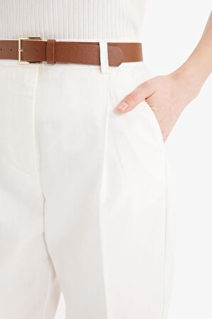 DeFacto 	Carrot Fit Gabardin Kumaş Pantolon Kemerli Yüksek Bel Kısa Paça D2732AX25SPWT32