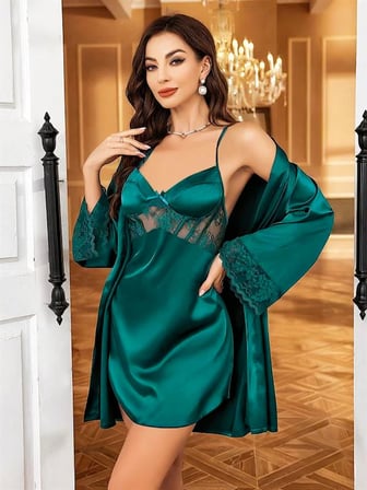 Fastieshop Özel Tasarım Dantel İşlemeli Sırt Dekolteli Sabahlıklı 2'li Yeşil Saten Gecelik Takımı