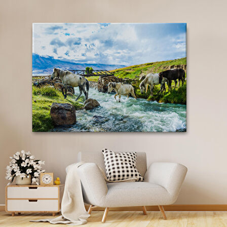 Harita Sepeti Dereden Geçen Atlar Manzaralı Dekoratif Kanvas Tablo 1169