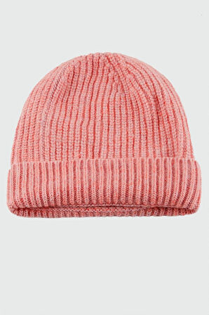 Katlamalı kadın Bere