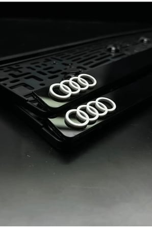 5D LÜX AUDİ SPORT KABARTMA TAKMATİK PLEKSİ PLAKALIK