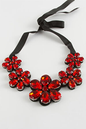 Papatya Taşlı Yaka Kolye