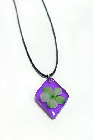 Kartopu Çiçeği Baklava Dilimli Epoksi Kolye