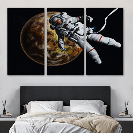 Harita Sepeti Gezegenin Arka Planındaki Astronot Kanvas Duvar Tablosu-1182