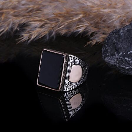 ONİKS TAŞLI KARE MODEL 925 AYAR ERKEK GÜMÜŞ YÜZÜK