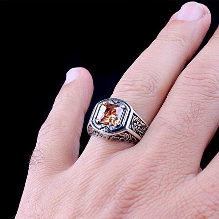 925 AYAR GÜMÜŞ KALEM İŞLEME MOTİF ZİRKON TAŞLI ERKEK YÜZÜK