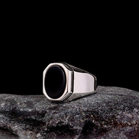 ONİX TAŞLI DÜZ PARLAK MODEL 925 AYAR GÜMÜŞ ERKEK YÜZÜK