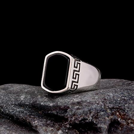 925 AYAR GÜMÜŞ ONİX TAŞLI DESEN MOTFLİ ERKEK YÜZÜK