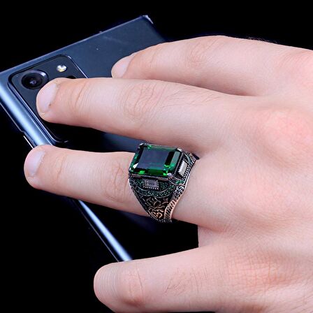 925 AYAR GÜMÜŞ YEŞİL ZİRKON TAŞLI ERKEK YÜZÜK