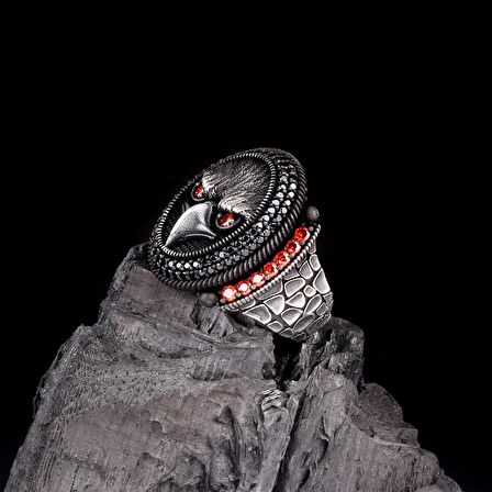 925 AYAR GÜMÜŞ KARTAL MOTİFLİ MİKRO TAŞLI ERKEK YÜZÜK