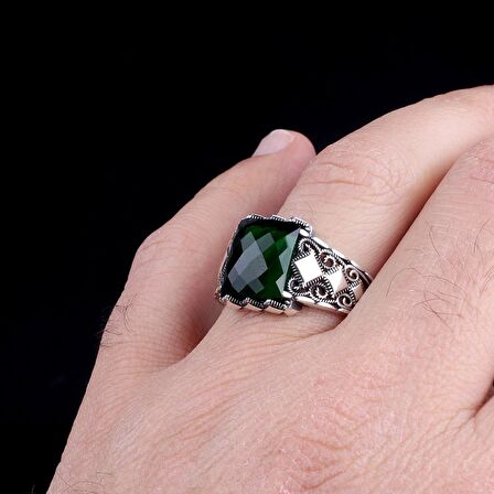 YEŞİL ZİRKON TAŞLI MOTİFLİ 925 AYAR GÜMÜŞ YÜZÜK