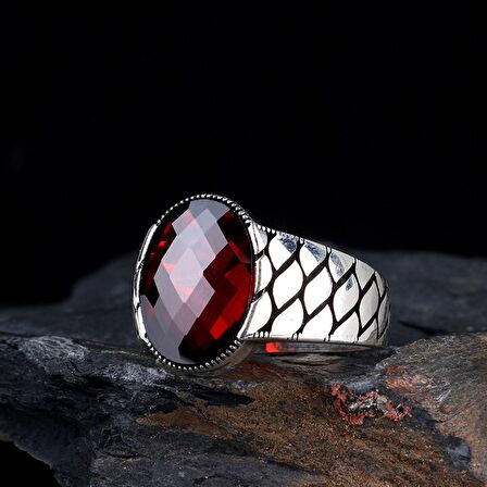 KIRMIZI RENK ZİRKON TAŞLI PETEK MODEL 925 AYAR GÜMÜŞ ERKEK YÜZÜK