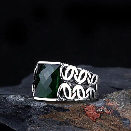 YEŞİL RENK ZİRKON TAŞLI 925 AYAR GÜMÜŞ ERKEK YÜZÜK