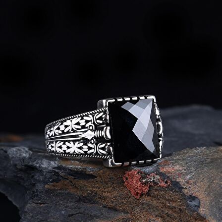 SİYAH ZİRKON TAŞLI KRAL ZİNCİR MODEL GÜMÜŞ YÜZÜK