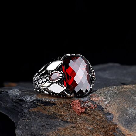 KIRMIZI RENK ZİRKON TAŞLI DAMLA MODEL GÜMÜŞ YÜZÜK