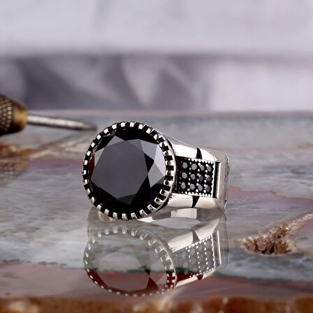 ZİRKON TAŞLI OVAL MODEL 925 AYAR GÜMÜŞ ERKEK YÜZÜK