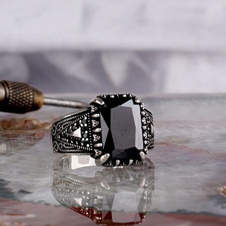 SİYAH ZİRKON TAŞLI MODEL 925 AYAR GÜMÜŞ ERKEK YÜZÜK