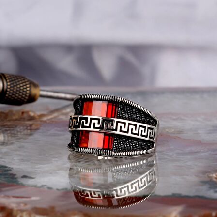 KIRMIZI ZİRKON TAŞLI MODEL 925 AYAR GÜMÜŞ ERKEK YÜZÜK