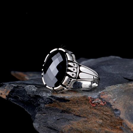 ZİRKON TAŞLI OVAL MODEL 925 AYAR GÜMÜŞ ERKEK YÜZÜK