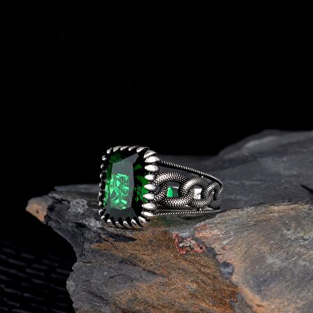 ZİRKON TAŞLI ÖRGÜ MODEL 925 AYAR GÜMÜŞ ERKEK YÜZÜK