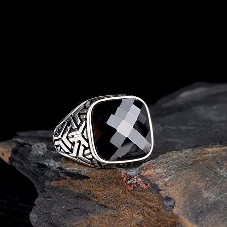 ZİRKON TAŞLI 925 AYAR GÜMÜŞ ERKEK YÜZÜK