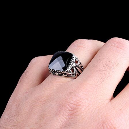 ZİRKON TAŞLI 925 AYAR GÜMÜŞ ERKEK YÜZÜK