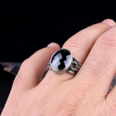 ZİRKON TAŞLI OVAL MODEL 925 AYAR GÜMÜŞ ERKEK YÜZÜK