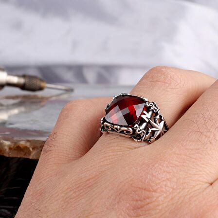 ZİRKON TAŞLI PUSULA MODEL 925 AYAR GÜMÜŞ ERKEK YÜZÜK