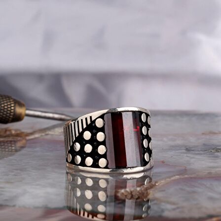 KIRMIZI RENK ZİRKON TAŞLI MODEL 925 AYAR GÜMÜŞ ERKEK YÜZÜK