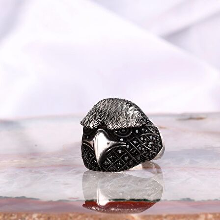 925 AYAR GÜMÜŞ KARTAL MOTİFLİ MİKRO TAŞLI ERKEK YÜZÜK