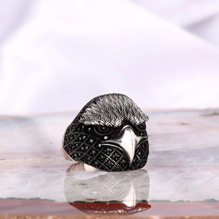 925 AYAR GÜMÜŞ KARTAL MOTİFLİ MİKRO TAŞLI ERKEK YÜZÜK