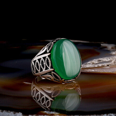 YEŞİL AKİK TAŞLI OVAL MODEL 925 AYAR GÜMÜŞ ERKEK YÜZÜK