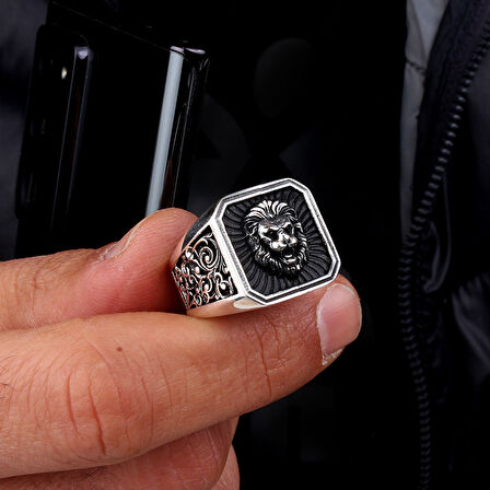 925 Ayar Gümüş Aslan Motifli Gümüş Erkek yüzük