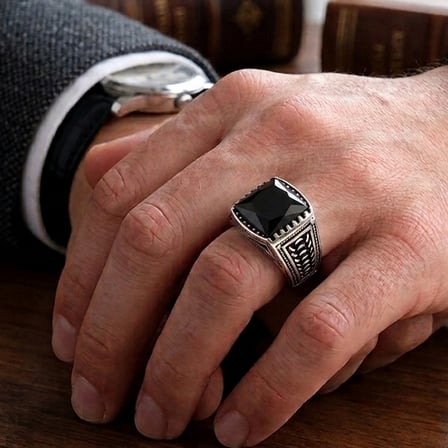 Siyah Renk Zirkon Taşlı 925 Ayar Gümüş Yüzük