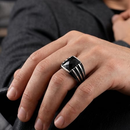 Siyah Renk Zirkon Taşlı 925 Ayar Gümüş Yüzük